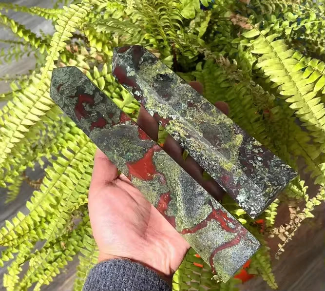 16cm Dragon Blood Stone Tower Wholesale Healing Natural Stones Crafts Well-Finished Home Decoration